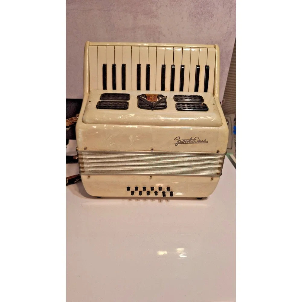 Bonelli Vintage Accordion 12 Bass 25 Key & STRAP MADE IN ITALY Used